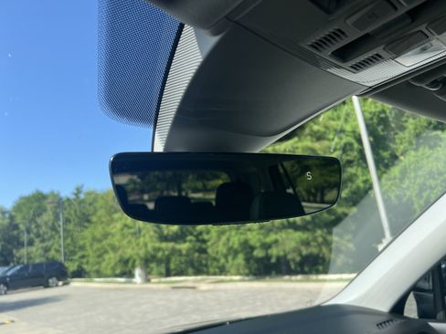 Certified 2023 Volkswagen Tiguan SE w/ Panoramic Sunroof Package FWD image 23
