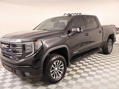 Used 2023 GMC Sierra 1500 AT4 w/ AT4 Premium Package AWD/4WD image 12