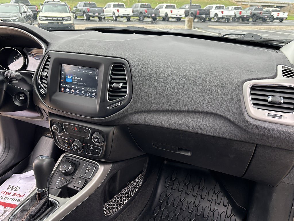 Used 2021 Jeep Compass Latitude w/ Sun and Sound Group AWD/4WD image 17