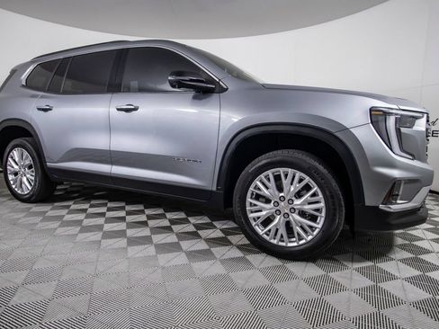 Used 2024 GMC Acadia Elevation FWD image 2