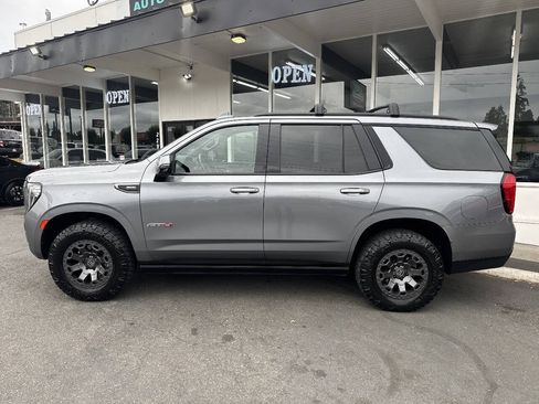 Used 2021 GMC Yukon AT4 w/ AT4 Premium Package AWD/4WD image 3