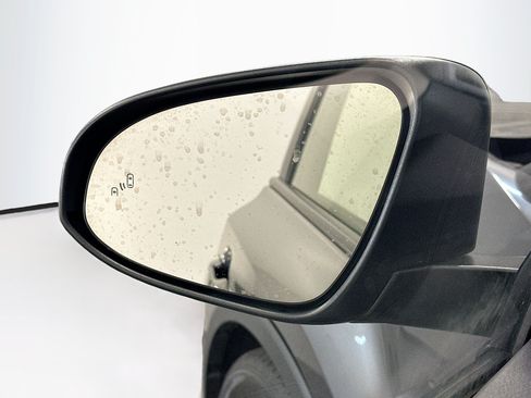 Used 2019 Toyota C-HR XLE FWD image 16