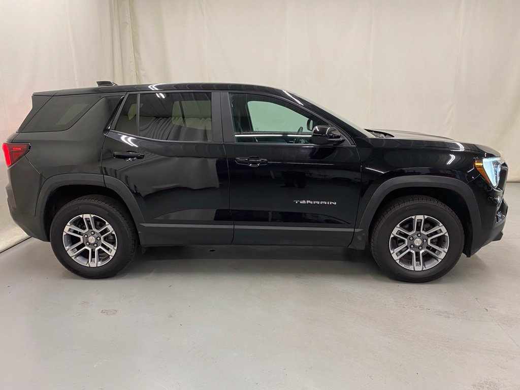 Used 2025 GMC Terrain Elevation AWD/4WD image 9
