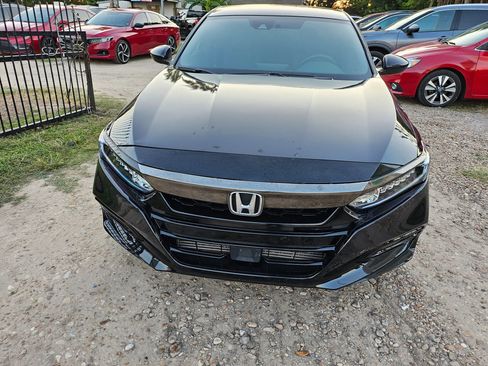 Used 2020 Nissan Sentra SR w/ Premium Package image 3