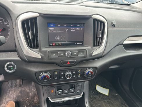 Used 2020 GMC Terrain SLE w/ Driver Convenience Package image 9
