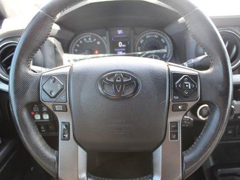 Used 2020 Toyota Tacoma TRD Pro AWD/4WD image 10