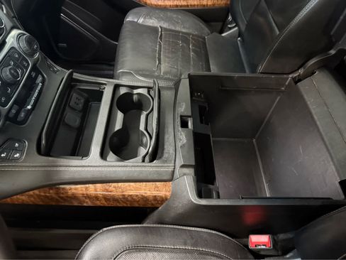 Used 2017 Chevrolet Suburban Premier AWD/4WD image 24
