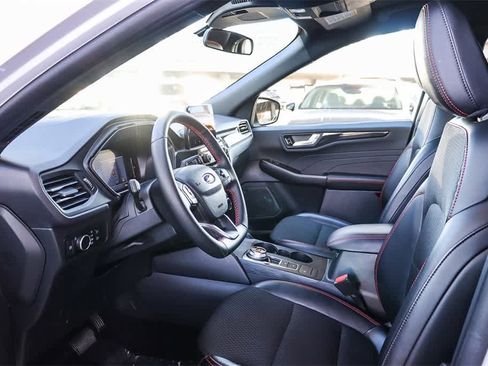 Used 2025 Ford Escape ST-Line w/ Equipment Group 301A image 18