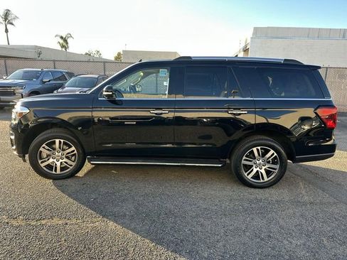 Used 2023 Ford Expedition Limited AWD/4WD image 7