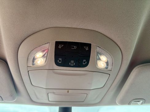 Used 2023 Chrysler Pacifica Touring-L image 23