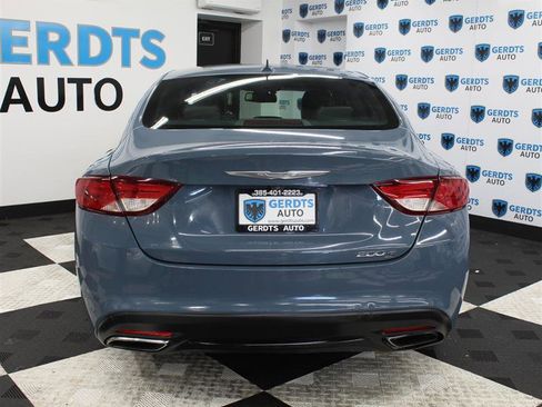 Used 2015 Chrysler 200 S w/ Navigation & Sound Group I FWD image 3