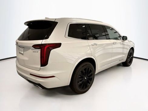 New 2025 Cadillac XT6 Luxury image 6