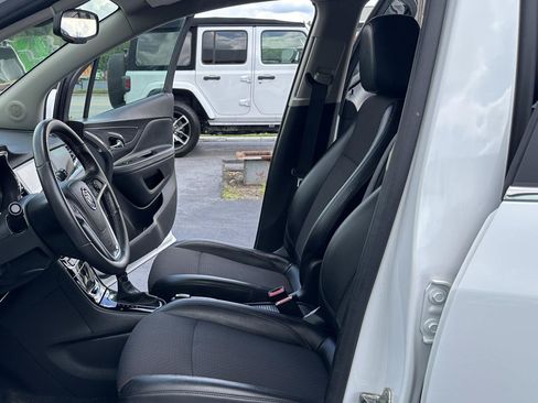 Used 2020 Buick Encore Preferred w/ Safety Package FWD image 25