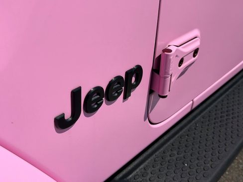 Used 2021 Jeep Wrangler Unlimited Sahara image 8