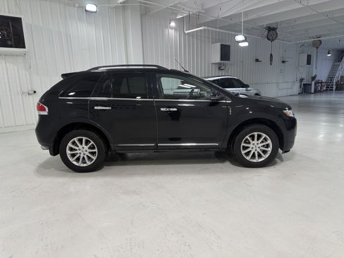 Used 2013 Lincoln MKX FWD image 6