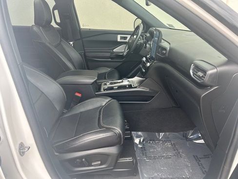 Used 2023 Ford Explorer ST-Line w/ Class IV Trailer Tow Package image 15