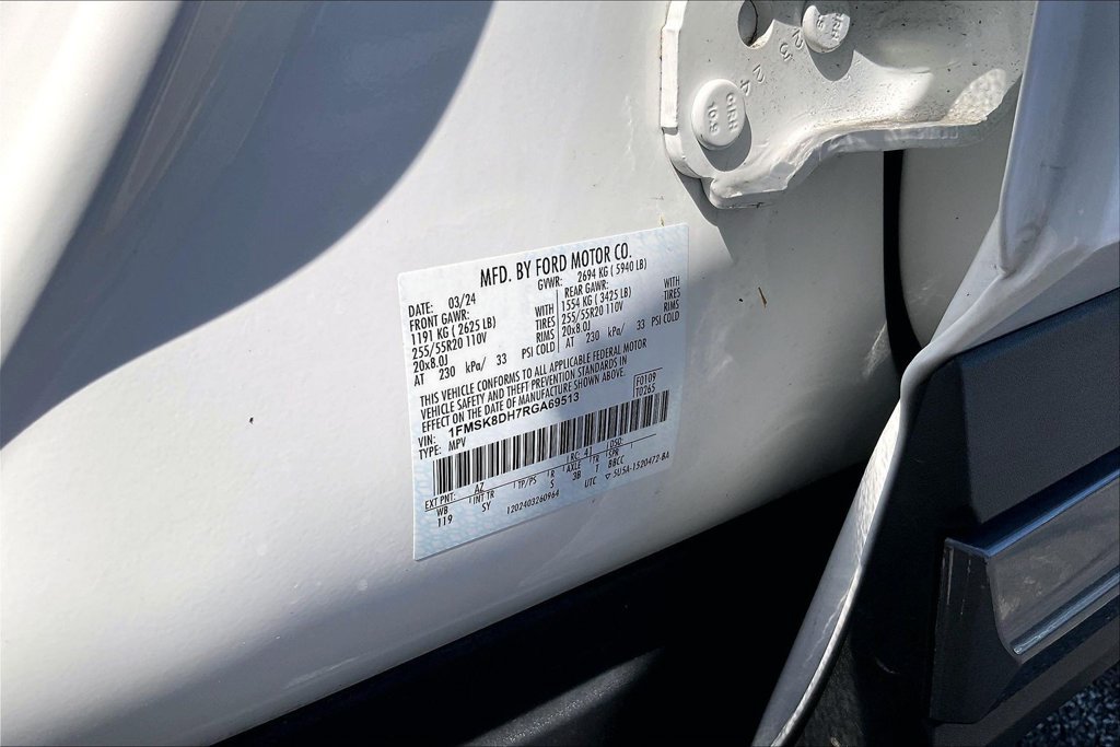Used 2024 Ford Explorer XLT w/ Equipment Group 202A AWD/4WD image 37