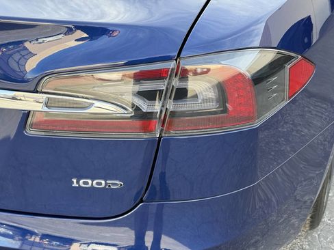 Used 2018 Tesla Model S 100D image 29