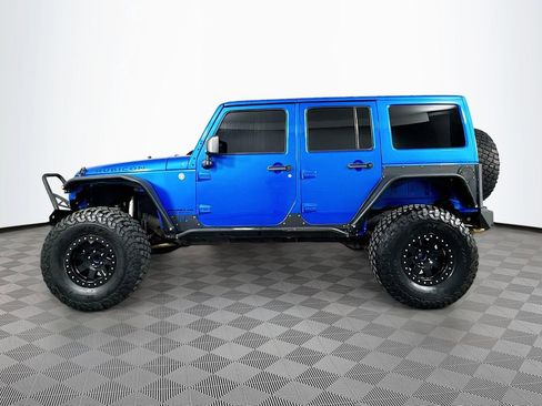 Used 2015 Jeep Wrangler Unlimited Rubicon w/ Connectivity Group image 8