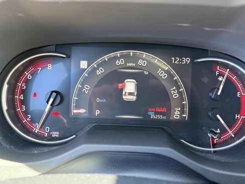 Used 2025 Toyota RAV4 LE AWD/4WD image 11