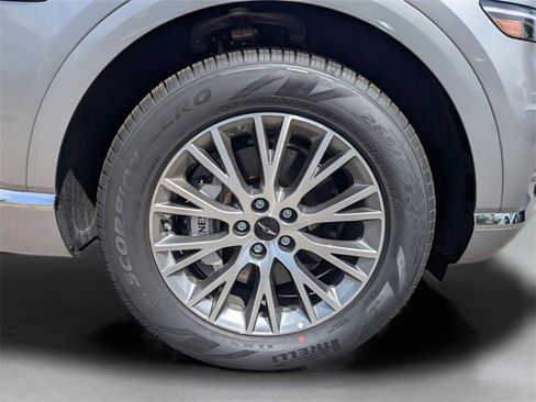 Used 2025 Genesis GV80 2.5T image 33