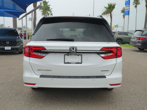 Used 2024 Honda Odyssey Touring image 4