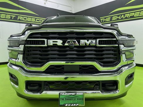 Used 2025 RAM 2500 Big Horn AWD/4WD image 3