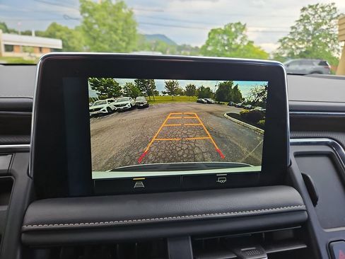 Used 2023 Chevrolet Suburban Premier AWD/4WD image 21