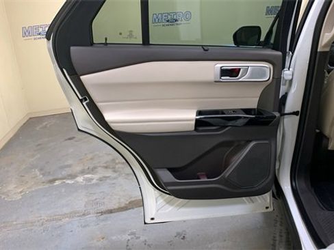 Certified 2023 Ford Explorer Platinum w/ Technology Package image 27