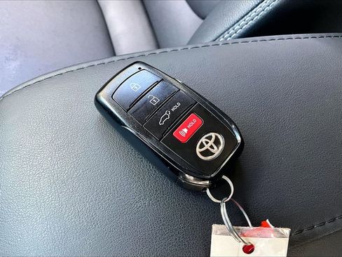 Used 2023 Toyota Corolla Cross XLE w/ Convenience Package FWD image 36