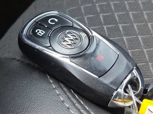 Used 2022 Buick Encore Preferred w/ Safety Package AWD/4WD image 33