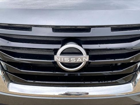 Used 2025 Nissan Pathfinder SV AWD/4WD image 31