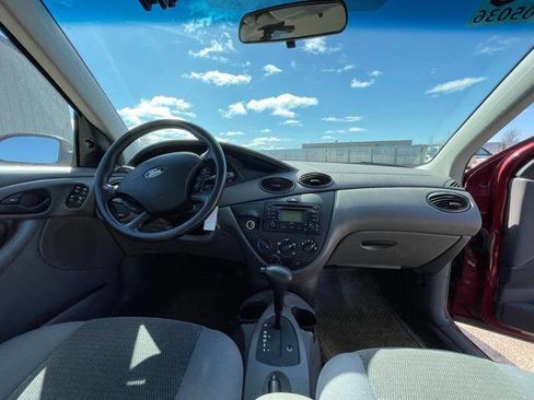 Used 2004 Ford Focus SE image 32