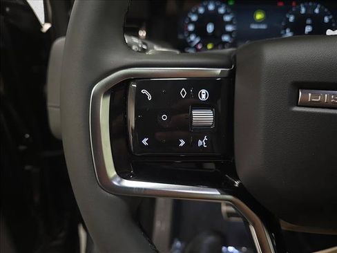 New 2026 Land Rover Discovery Sport Landmark AWD/4WD image 17