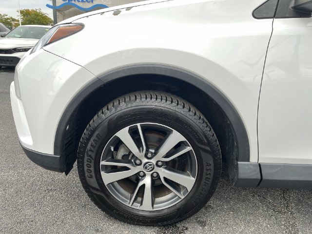 Used 2017 Toyota RAV4 XLE FWD image 21
