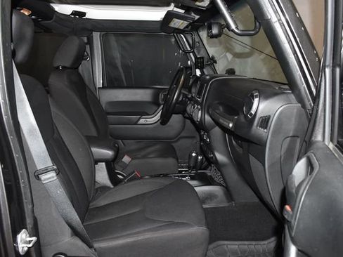 Used 2018 Jeep Wrangler Unlimited Sport S image 15