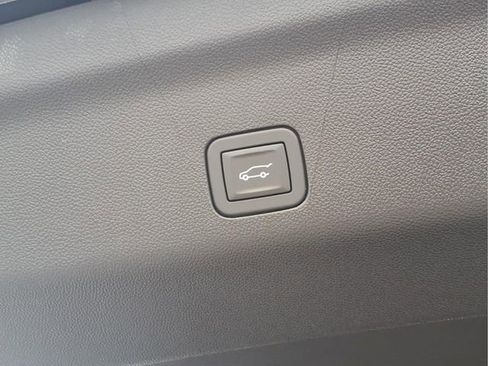 New 2026 Chevrolet Suburban Premier AWD/4WD image 23