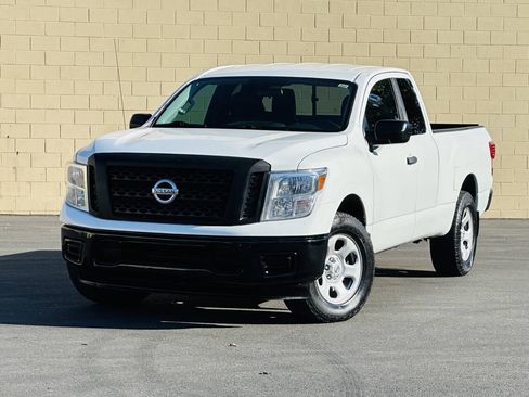 Used 2017 Nissan Titan S AWD/4WD image 3