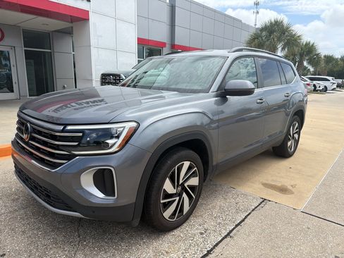 Used 2025 Volkswagen Atlas SE FWD image 10