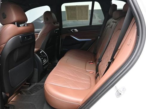 Used 2023 BMW X5 xDrive40i w/ Premium Package AWD/4WD image 11