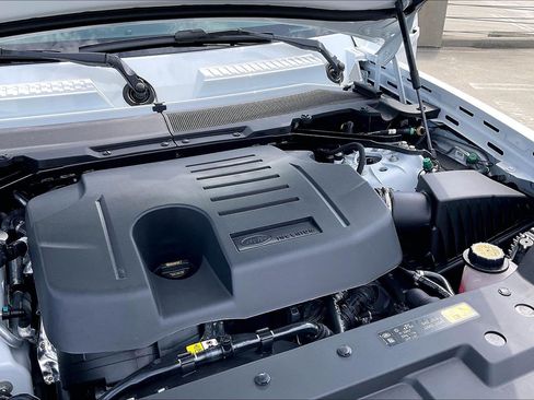 New 2026 Land Rover Defender 110 X-Dynamic SE AWD/4WD image 18