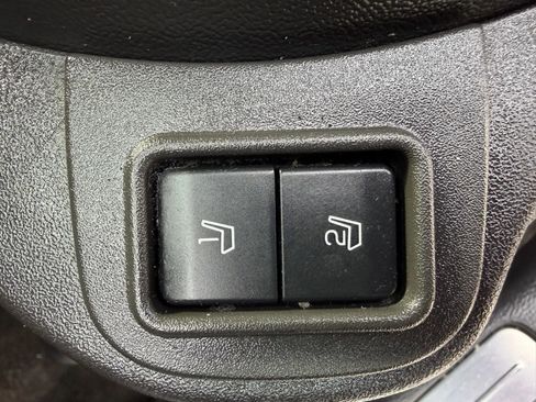 Used 2014 Ford Taurus Limited FWD image 18