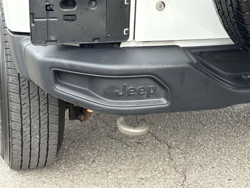 Certified 2018 Jeep Wrangler Unlimited Sport AWD/4WD image 11
