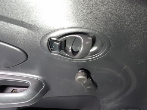 Used 2019 Nissan Versa S Plus image 9