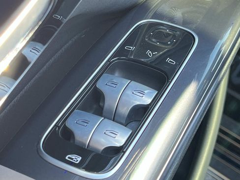 Used 2023 Mercedes-Benz EQS 450+ Sedan image 18