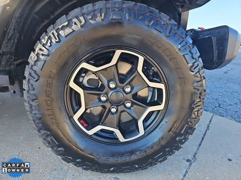 Used 2023 Jeep Wrangler Unlimited Rubicon AWD/4WD image 3