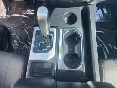 Used 2018 Toyota Tundra SR5 w/ SR5 Upgrade Package image 19