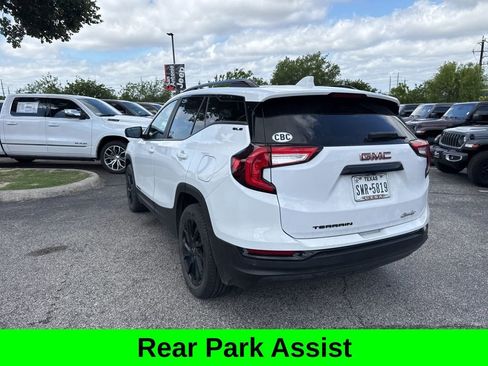 Used 2023 GMC Terrain SLE w/ Driver Convenience Package FWD image 11