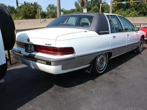 Used 1996 Buick Roadmaster Limited RWD image 7