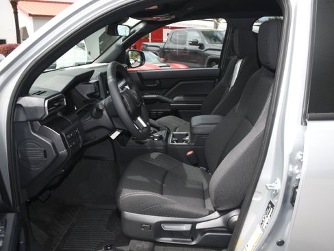 New 2026 Toyota 4Runner SR5 image 3